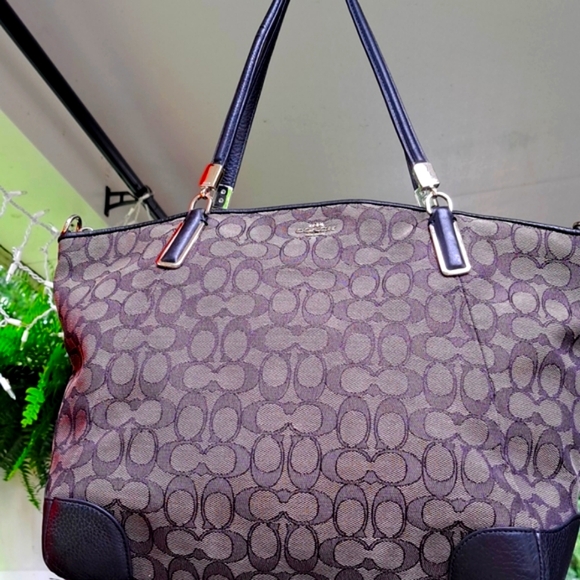 Coach F36220 Kelsey Black Leather Trim w Gray "C" Signature Shoulder - Picture 2 of 12